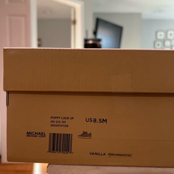 Michael Kors Poppy lace up Sneakers - Picture 4 of 5